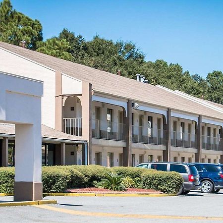 Econo Lodge Бофорт Экстерьер фото