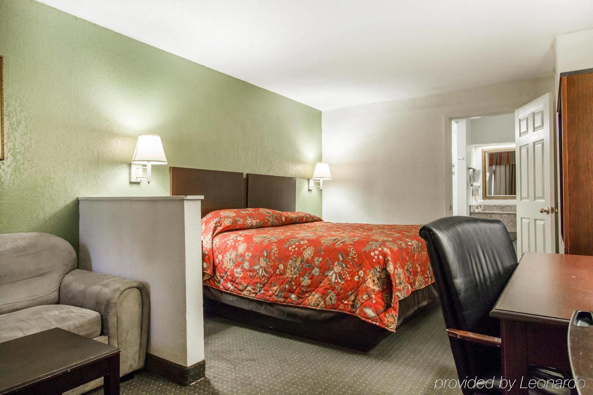 Econo Lodge Бофорт Экстерьер фото