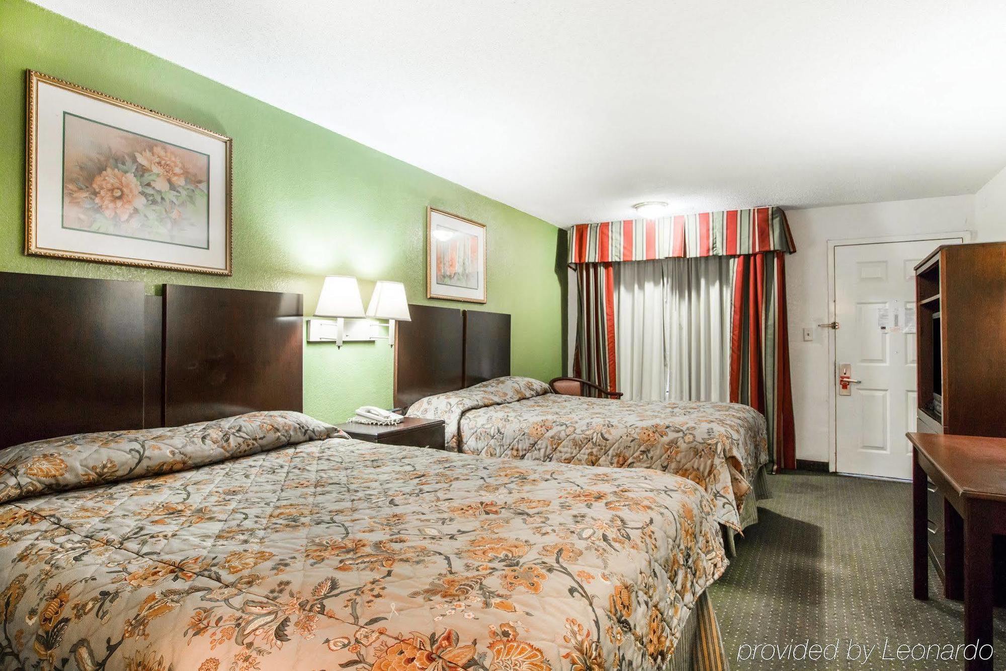 Econo Lodge Бофорт Экстерьер фото