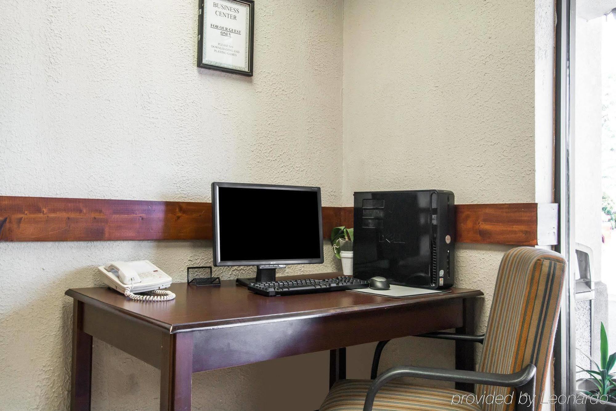 Econo Lodge Бофорт Экстерьер фото
