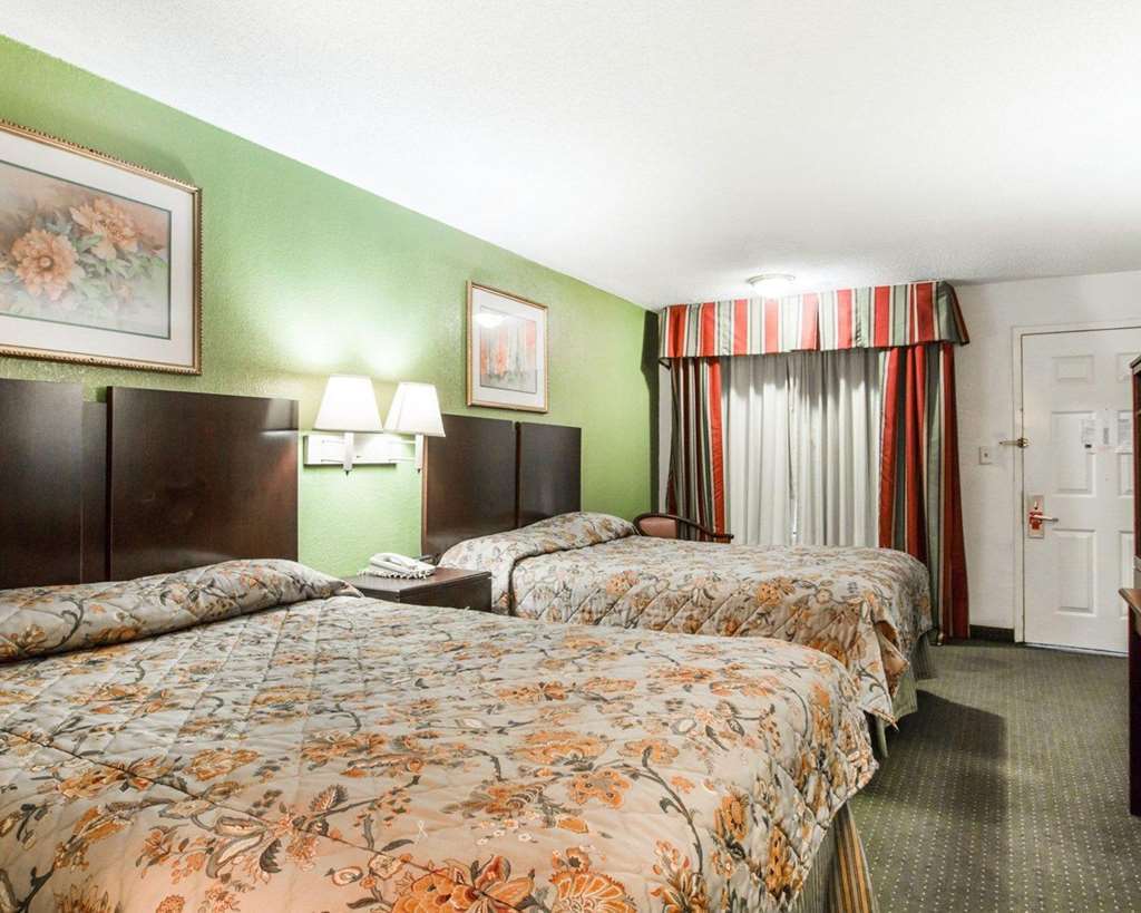Econo Lodge Бофорт Номер фото